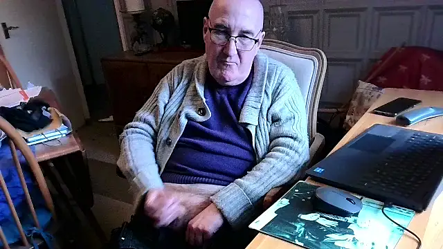 Adamdaddybear online show from February 19, 3:27 pm