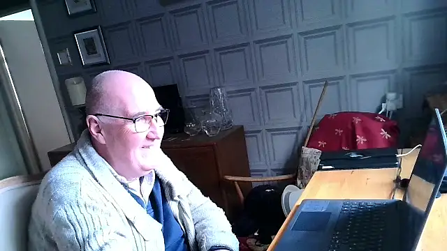 Adamdaddybear online show from March 6, 1:14 pm