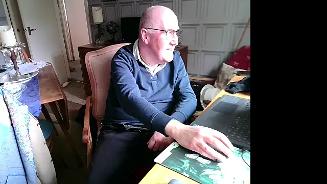 Adamdaddybear online show from March 19, 2:46 pm