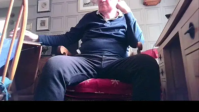 Adamdaddybear online show from March 22, 2:36 pm