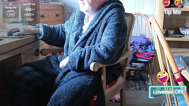 Adamdaddybear online show from September 22, 7:32 am