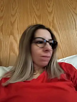 Snapshot of SukyGirl chatting on January 9, 12:41 pm SukyGirl online show from January 9, 12:41 pm