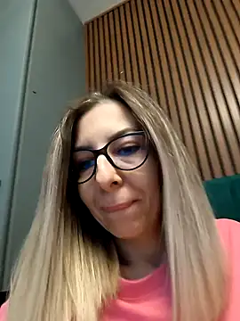 Snapshot of SukyGirl chatting on January 13, 11:27 pm SukyGirl online show from January 13, 11:27 pm