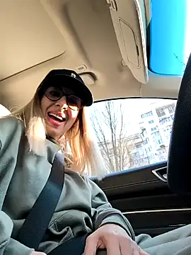 Snapshot of SukyGirl chatting on January 14, 1:38 pm SukyGirl online show from January 14, 1:38 pm