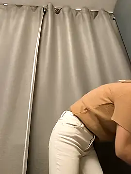 Snapshot of SukyGirl chatting on January 23, 4:19 am SukyGirl online show from January 23, 4:19 am