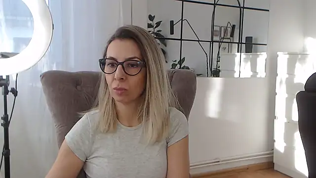 Snapshot of SukyGirl chatting on January 27, 1:41 pm SukyGirl online show from January 27, 1:41 pm