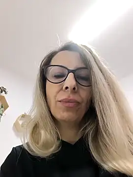 Snapshot of SukyGirl chatting on February 28, 12:52 pm SukyGirl online show from February 28, 12:52 pm