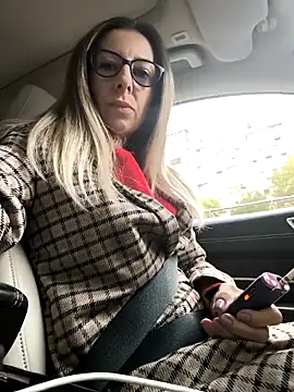 Snapshot of SukyGirl chatting on September 29, 6:29 am SukyGirl online show from September 29, 6:29 am