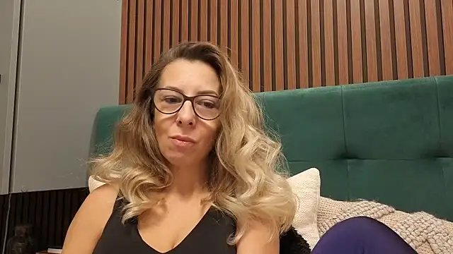 Snapshot of SukyGirl chatting on November 26, 11:22 am SukyGirl online show from November 26, 11:22 am