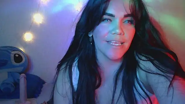 Snapshot of blue_angel33 chatting on January 18, 4:15 am blue angel33 online show from January 18, 4:15 am