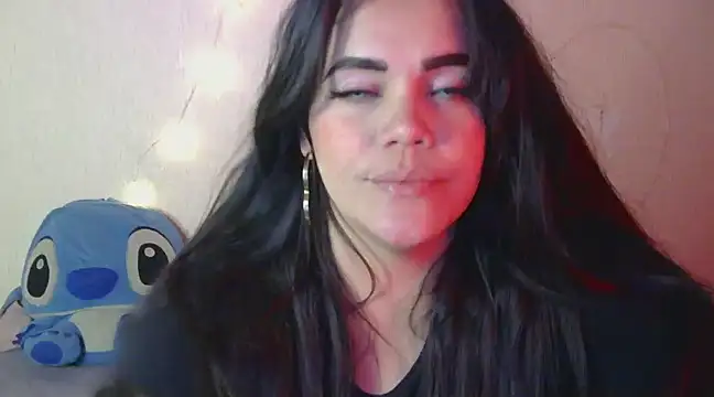 Snapshot of blue_angel33 chatting on January 26, 2:14 am blue angel33 online show from January 26, 2:14 am