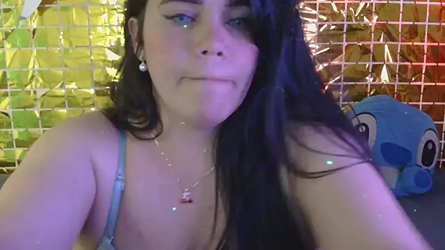 Snapshot of blue_angel33 chatting on February 17, 1:58 am blue angel33 online show from February 17, 1:58 am