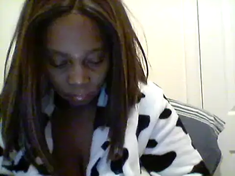 Snapshot of AfricanBeautyX chatting on December 30, 12:22 am AfricanBeautyX online show from December 30, 12:22 am