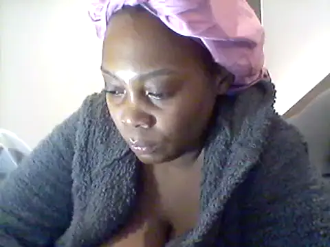 Snapshot of AfricanBeautyX chatting on January 6, 10:35 am AfricanBeautyX online show from January 6, 10:35 am