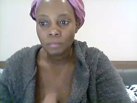 Snapshot of AfricanBeautyX chatting on January 7, 12:03 am AfricanBeautyX online show from January 7, 12:03 am