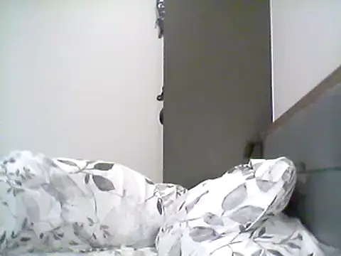 Snapshot of AfricanBeautyX chatting on February 21, 1:44 pm AfricanBeautyX online show from February 21, 1:44 pm