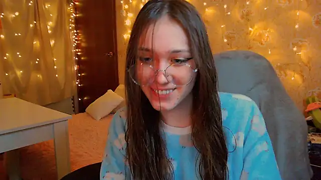 Snapshot of fluffy_kitty_ chatting on January 9, 9:49 pm fluffy kitty online show from January 9, 9:49 pm