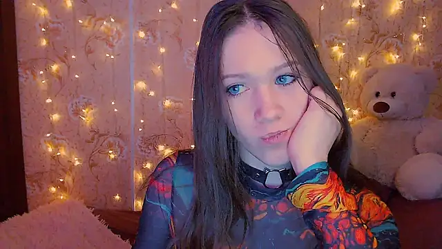 Snapshot of fluffy_kitty_ chatting on March 1, 3:47 pm fluffy kitty online show from March 1, 3:47 pm