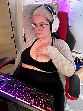 Sweetleeahxx online show from December 21, 6:15 pm