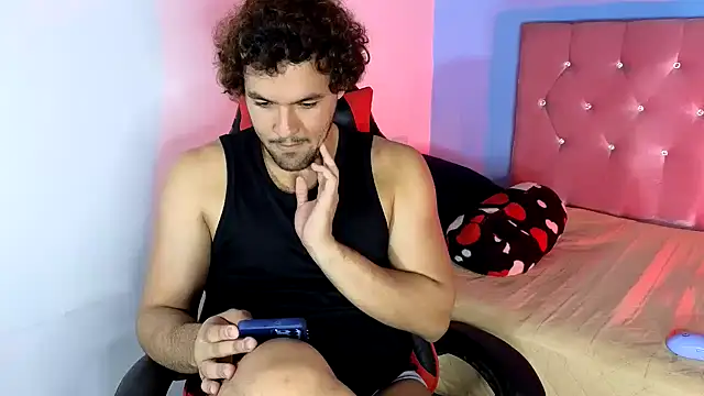 Snapshot of FreyrStyle chatting on December 1, 8:31 pm FreyrStyle online show from December 1, 8:31 pm