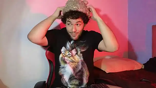 Snapshot of FreyrStyle chatting on January 2, 1:17 am FreyrStyle online show from January 2, 1:17 am