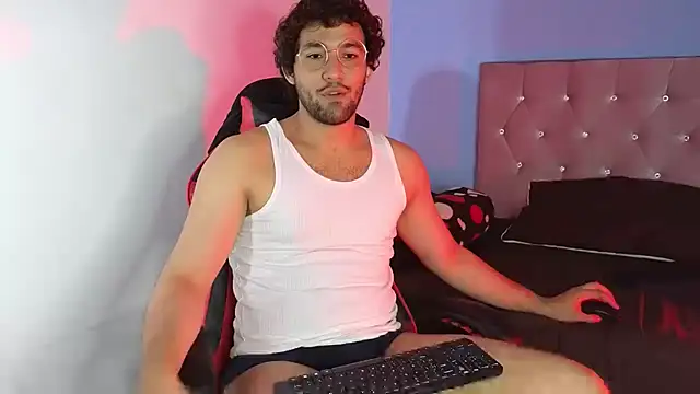 Snapshot of FreyrStyle chatting on January 6, 3:42 am FreyrStyle online show from January 6, 3:42 am