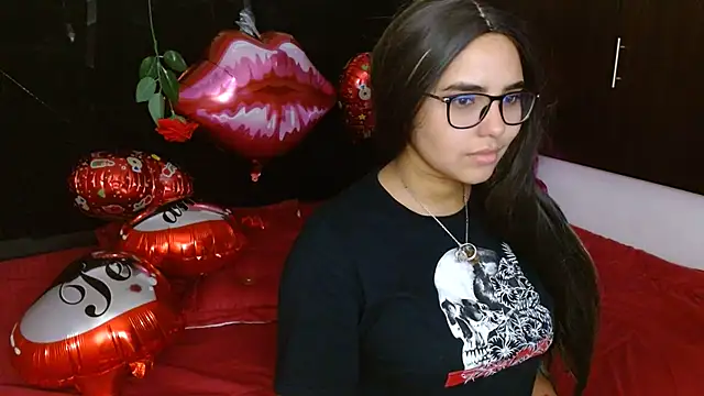 Snapshot of Miapeyton chatting on February 7, 7:38 pm Miapeyton online show from February 7, 7:38 pm