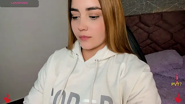 Snapshot of Lucia_star__ chatting on December 9, 11:34 pm Lucia star online show from December 9, 11:34 pm