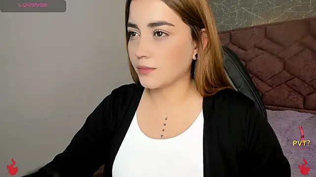 Snapshot of Lucia_star__ chatting on December 10, 7:11 pm Lucia star online show from December 10, 7:11 pm