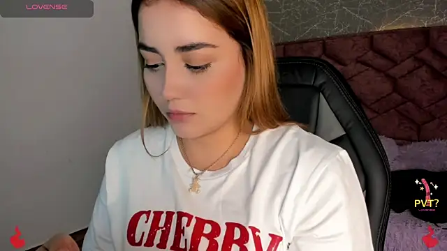 Snapshot of Lucia_star__ chatting on December 27, 7:46 pm Lucia star online show from December 27, 7:46 pm