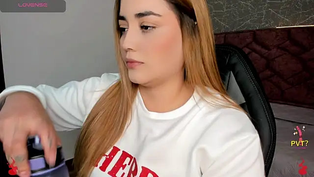 Snapshot of Lucia_star__ chatting on January 11, 11:45 am Lucia star online show from January 11, 11:45 am