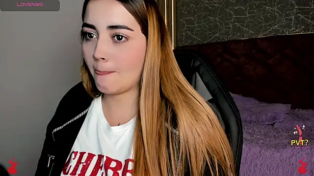 Snapshot of Lucia_star__ chatting on January 18, 12:46 am Lucia star online show from January 18, 12:46 am