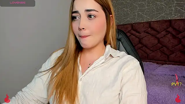 Snapshot of Lucia_star__ chatting on January 20, 7:14 pm Lucia star online show from January 20, 7:14 pm