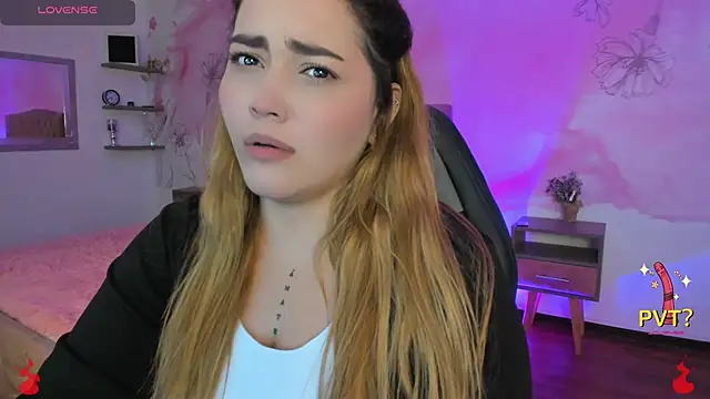 Snapshot of Lucia_star__ chatting on February 13, 5:48 am Lucia star online show from February 13, 5:48 am