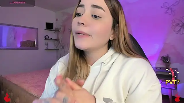 Snapshot of Lucia_star__ chatting on February 18, 5:42 am Lucia star online show from February 18, 5:42 am