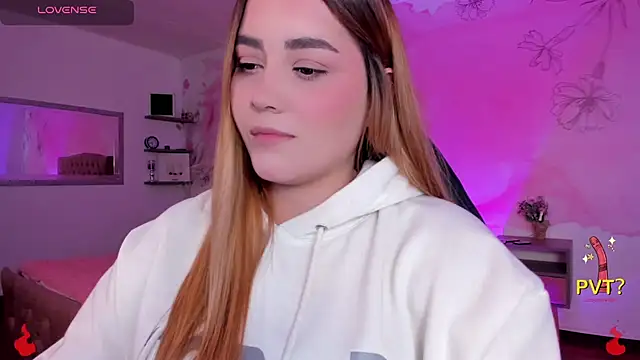 Snapshot of Lucia_star__ chatting on February 22, 2:28 am Lucia star online show from February 22, 2:28 am