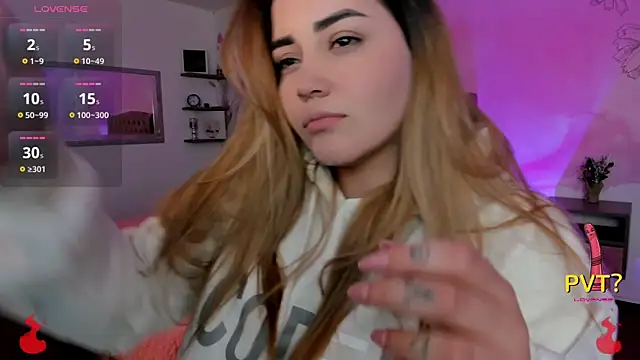 Snapshot of Lucia_star__ chatting on March 18, 6:14 am Lucia star online show from March 18, 6:14 am