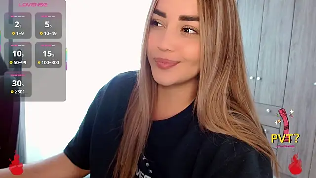 Snapshot of Lucia_star__ chatting on December 18, 7:20 pm Lucia star online show from December 18, 7:20 pm