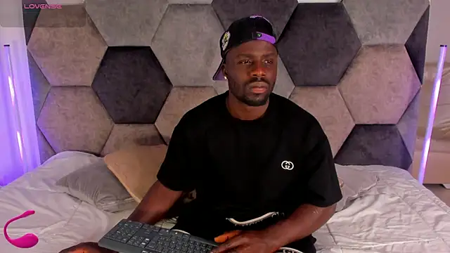 Latrellx7 online show from February 11, 3:33 am