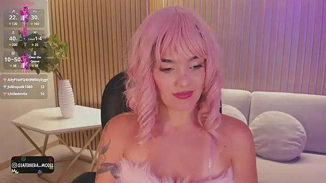 Snapshot of GiaFerrara chatting on January 16, 9:27 am GiaFerrara online show from January 16, 9:27 am