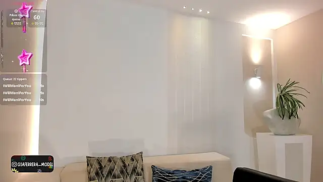 Snapshot of GiaFerrara chatting on February 21, 1:22 am GiaFerrara online show from February 21, 1:22 am