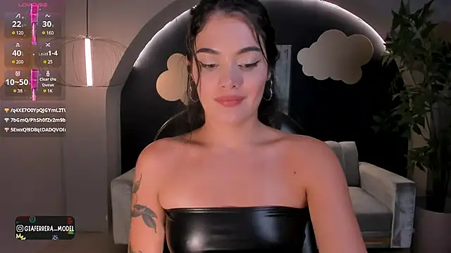 Snapshot of GiaFerrara chatting on March 18, 1:21 am GiaFerrara online show from March 18, 1:21 am