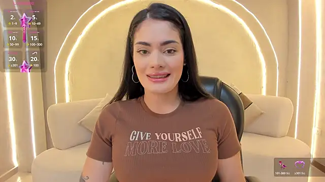 Snapshot of GiaFerrara chatting on November 18, 2:50 am GiaFerrara online show from November 18, 2:50 am