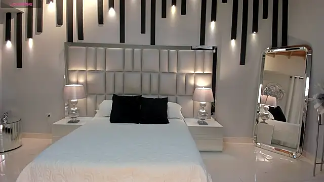 Snapshot of GiaFerrara chatting on November 23, 5:13 pm GiaFerrara online show from November 23, 5:13 pm