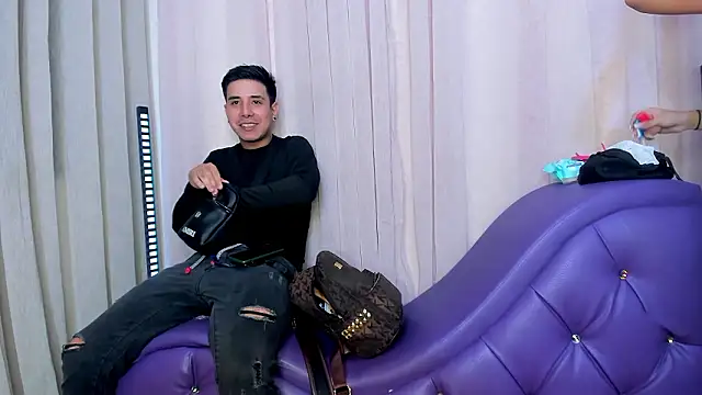 Yourslust  online show from March 7, 8:06 pm