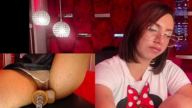 Snapshot of CamilaVegas_ chatting on January 4, 7:55 pm CamilaVegas online show from January 4, 7:55 pm