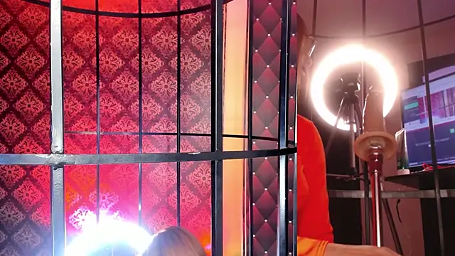 Snapshot of CamilaVegas_ chatting on October 31, 3:46 pm CamilaVegas online show from October 31, 3:46 pm