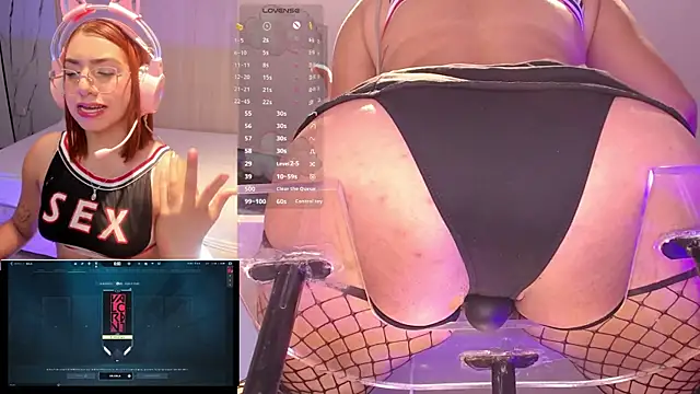 Snapshot of CamilaVegas_ chatting on November 14, 3:33 pm CamilaVegas online show from November 14, 3:33 pm