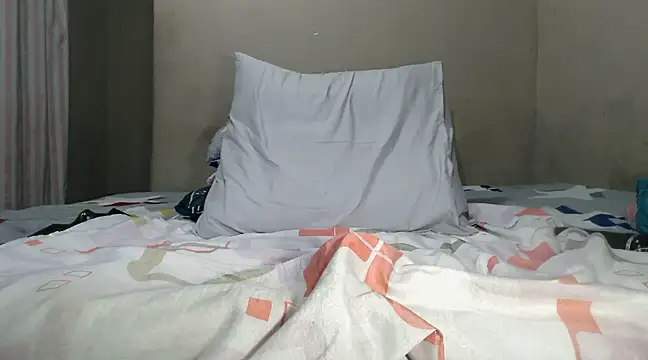 WetwetPussy31 online show from March 5, 8:00 pm
