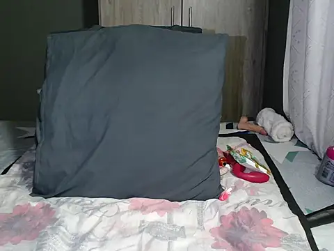 Snapshot of WetwetPussy31 chatting on July 15, 4:07 am WetwetPussy31 online show from July 15, 4:07 am